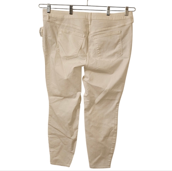 White Old Navy Women's High-Waisted Wow Skinny Jeans - Picture 2 of 7